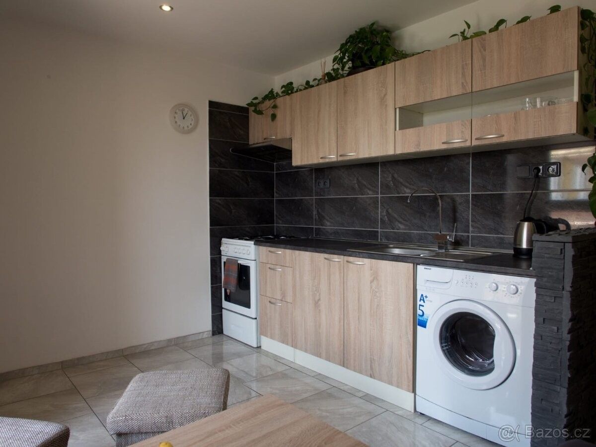 Byty, Ostrava, 702 00 - 1