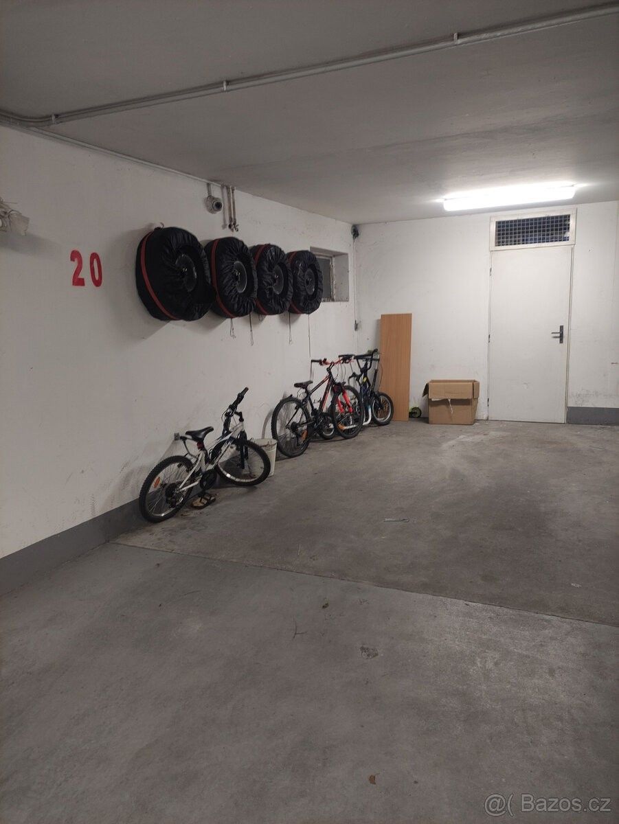 Garáže, Prostějov, 796 01 - 1