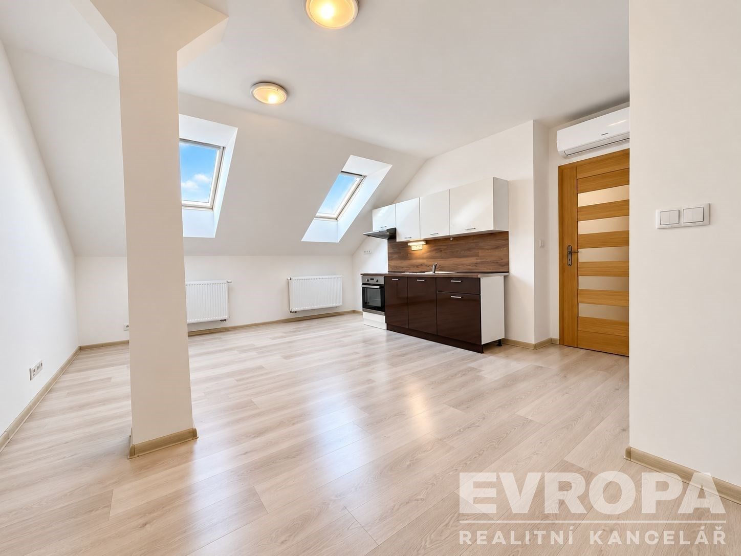 Pronájem byt 2+kk - Národních hrdinů, Břeclav, 47 m² - 1
