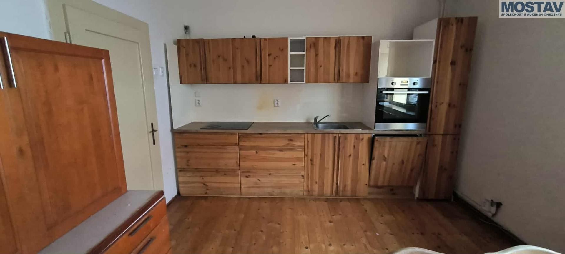 Pronájem byt 3+1 - Školní, Černčice, 120 m²