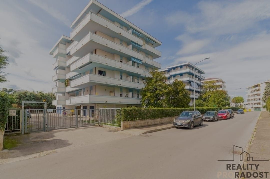 Prodej byt - 987 66, Zahraničí