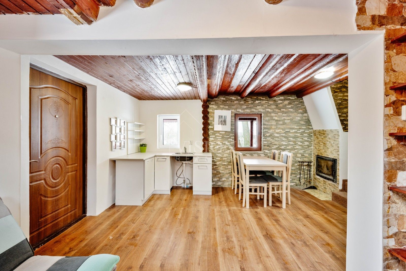 Prodej ubytovací zařízení - Mezno, 237 m²