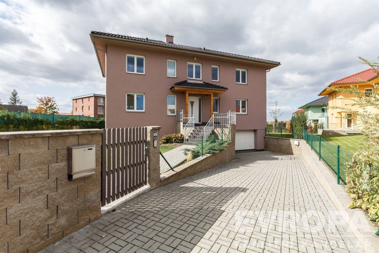 Vily, Pod Valem II. 956, Průhonice, 350 m² - 2