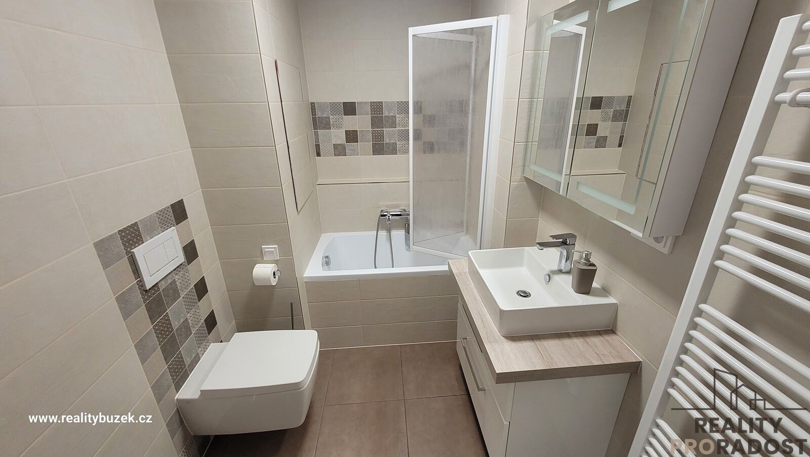 Byt 2+1 · 57 m² · Velehradská 2712, Kroměříž - 3