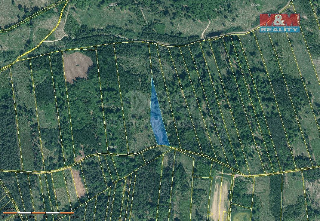 Les, 7 736 m²
