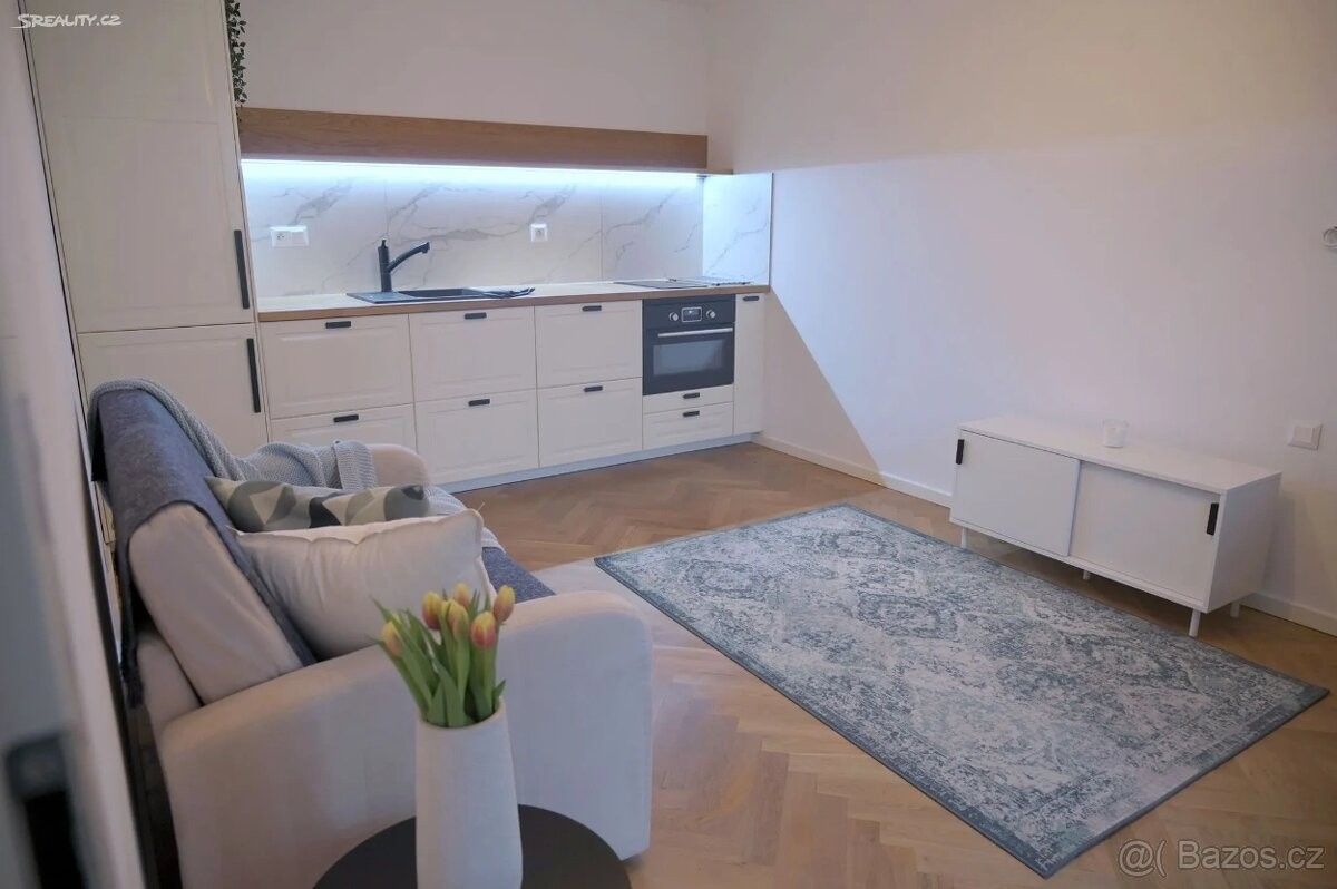 Pronájem byt - Praha, 130 00