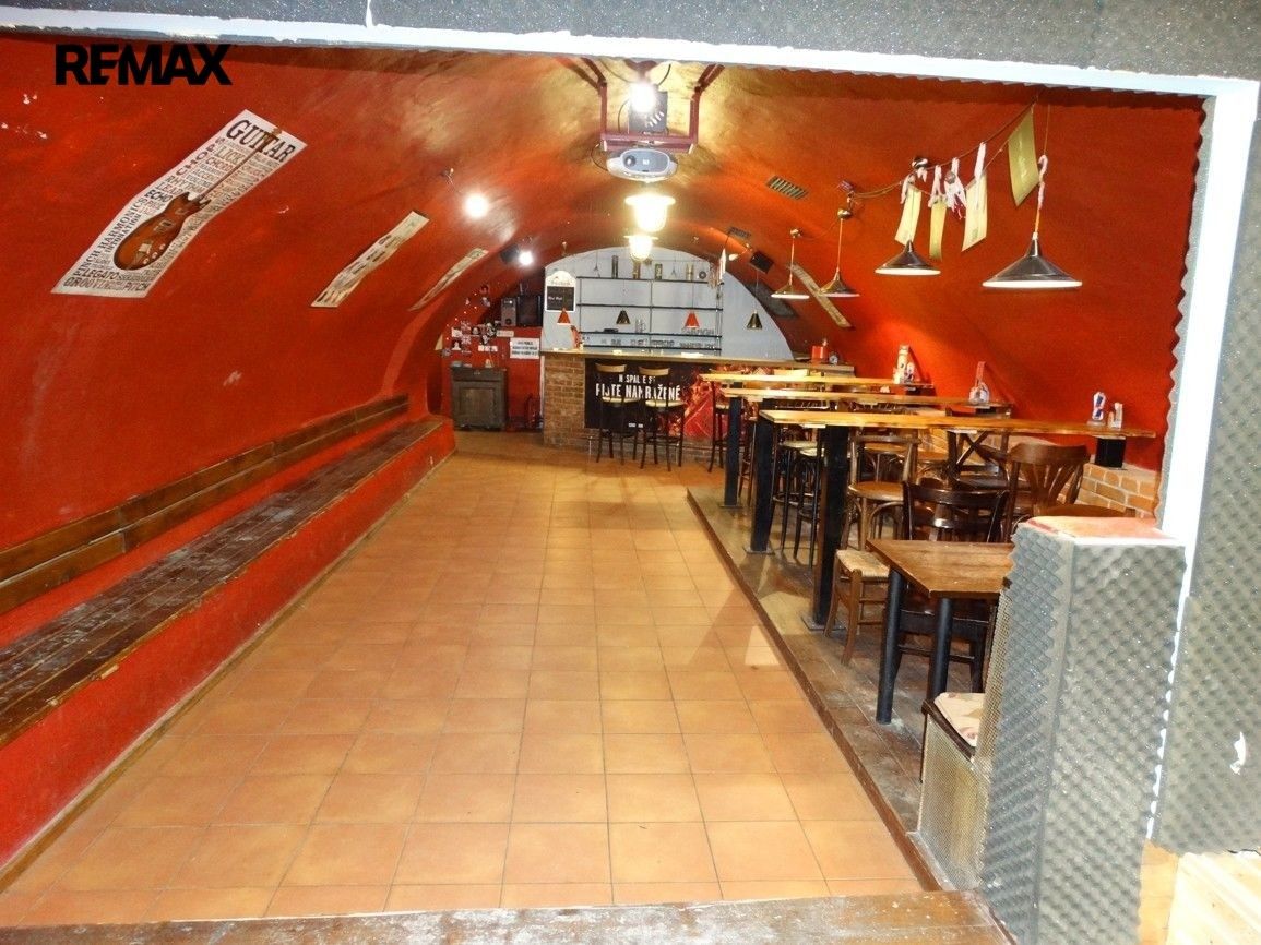 Obchodní prostory, Masarykovo náměstí 643, Jihlava, 203 m² - 2