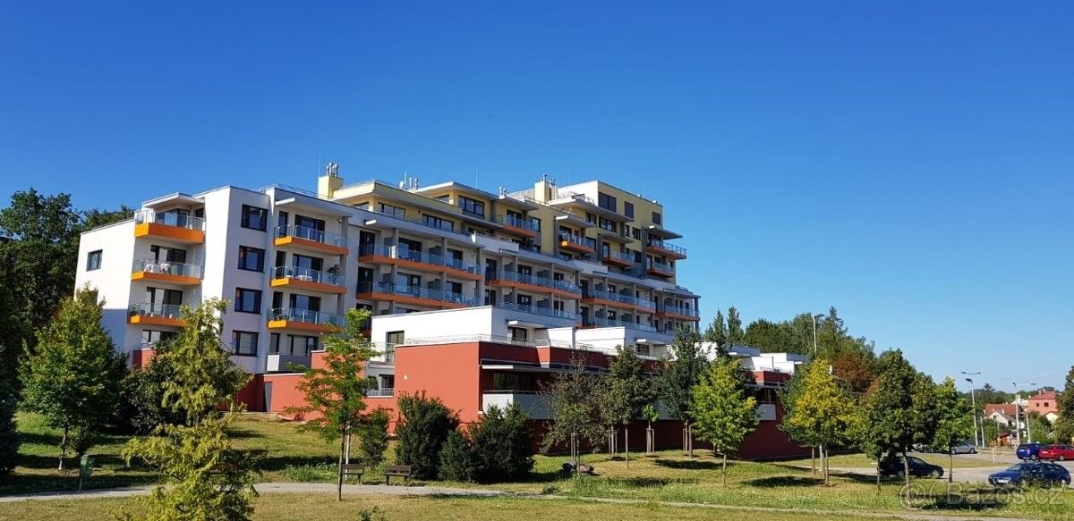 Garáže, Ostrava, 708 00