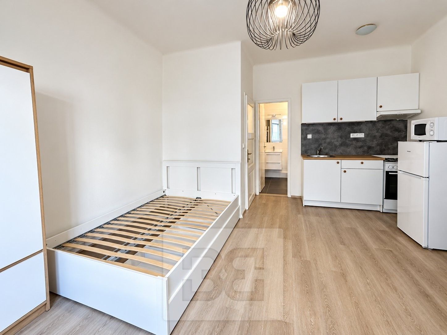 Pronájem byt 1+kk - Kandertova, Praha Libeň, 27 m² - 2