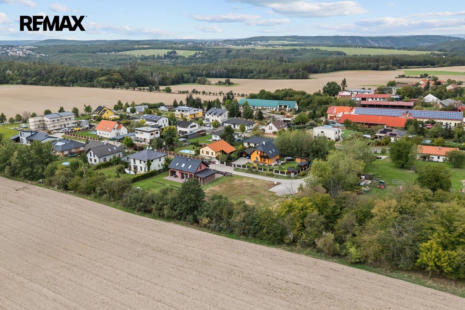 Pozemek pro bydlení, 887 m²