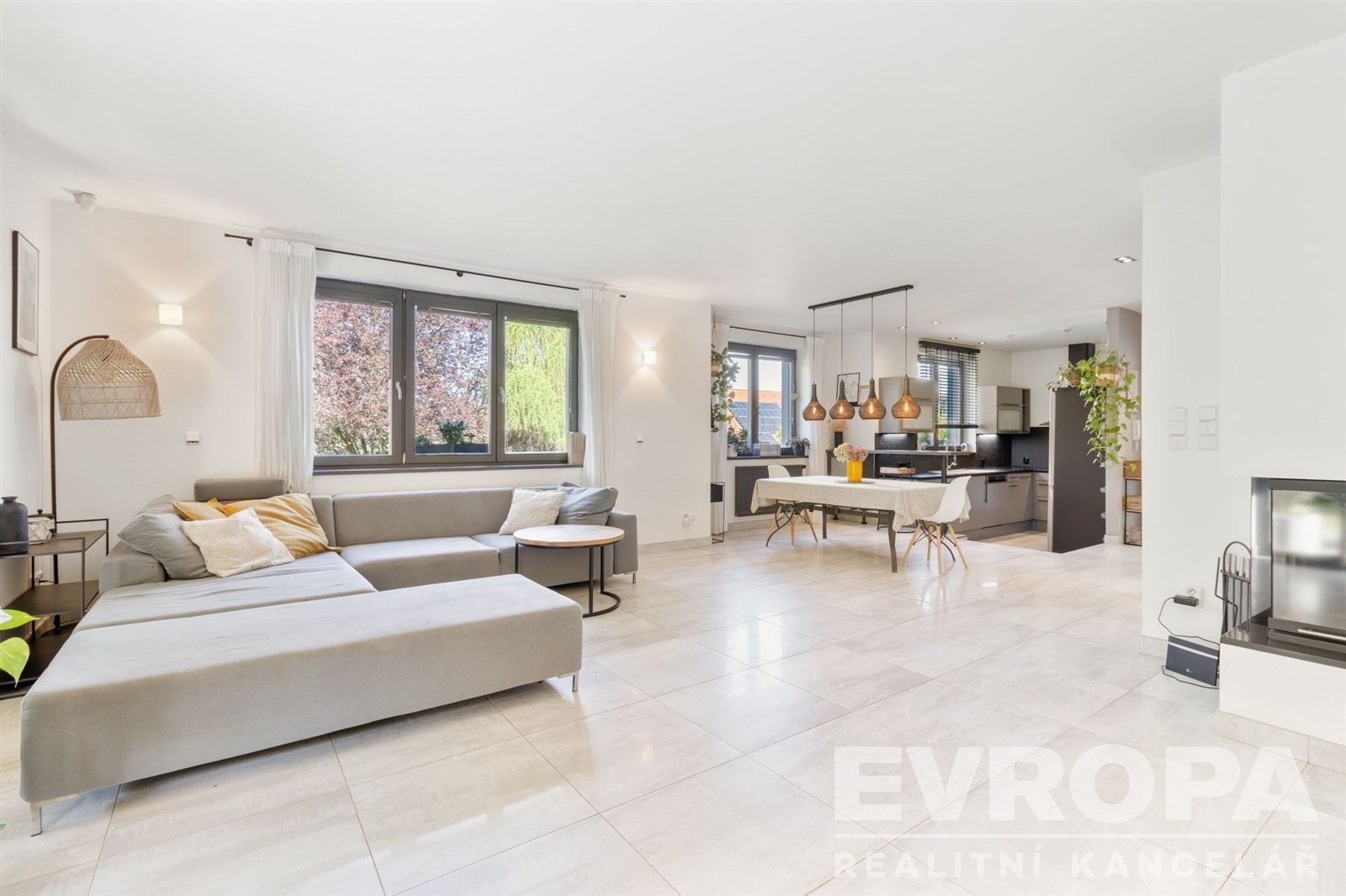 Prodej rodinný dům - Pod Hájem 384, Tuchoměřice, 205 m²