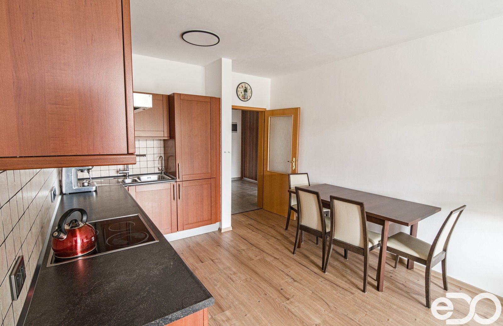 Pronájem byt 2+kk - Pod školou, Praha, 59 m²