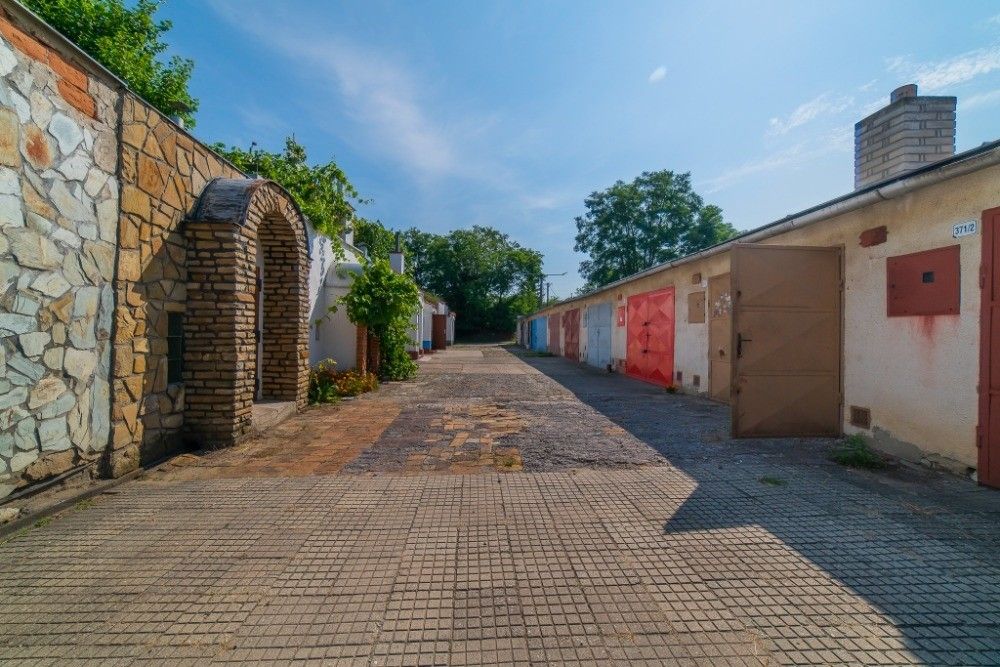 Garáže, Kyjov, 697 01