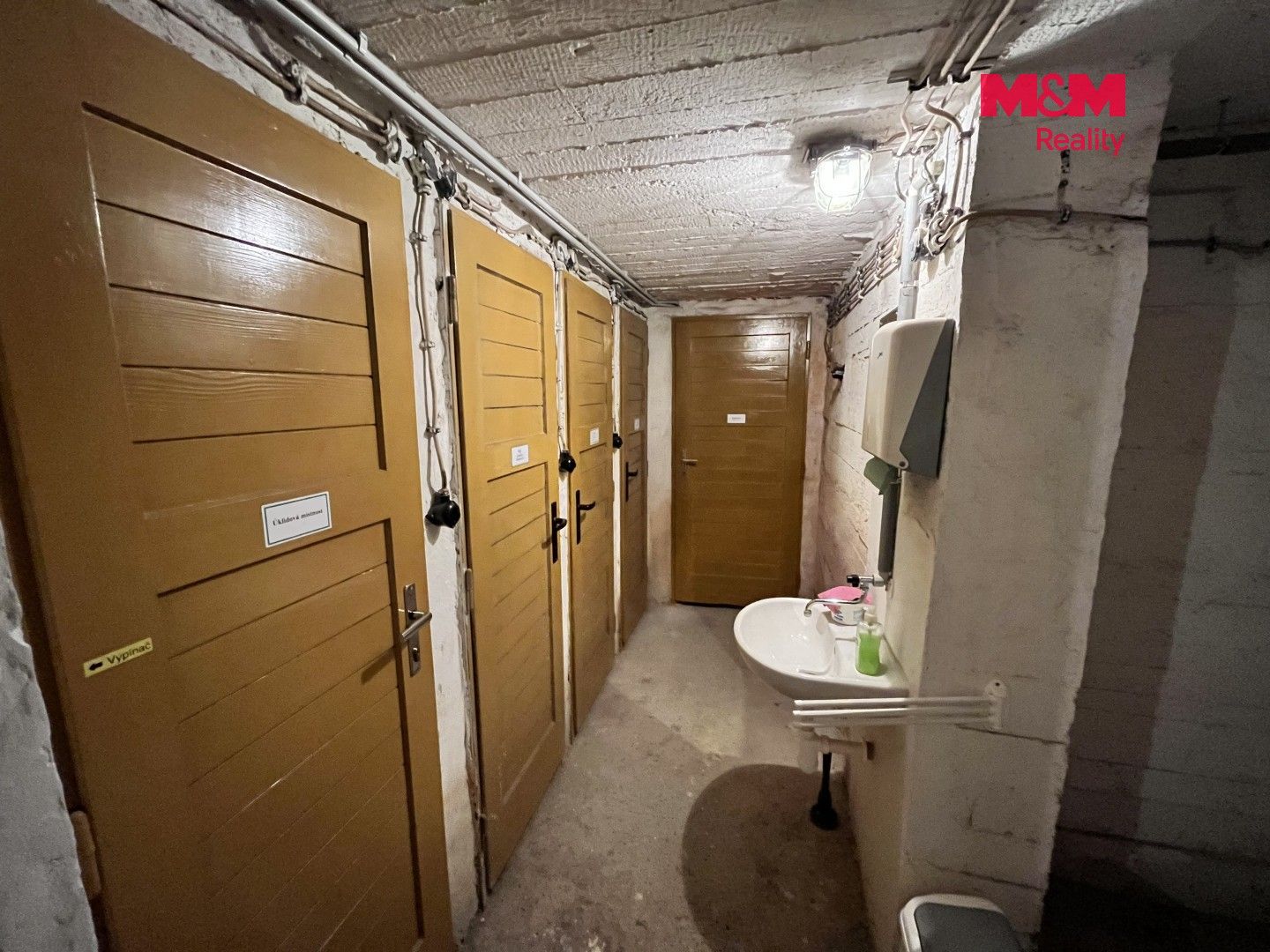 Obchodní prostory · 156 m² · Nálepkovo náměstí, Ostrava - 4