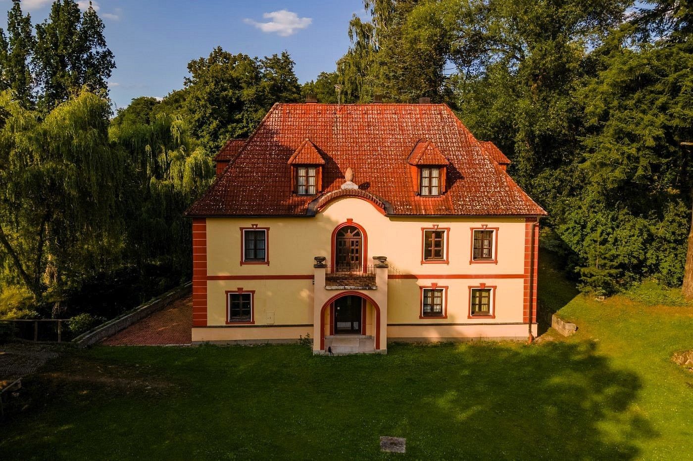 Vily, Bělčice, okres Strakonice, 500 m² - 2