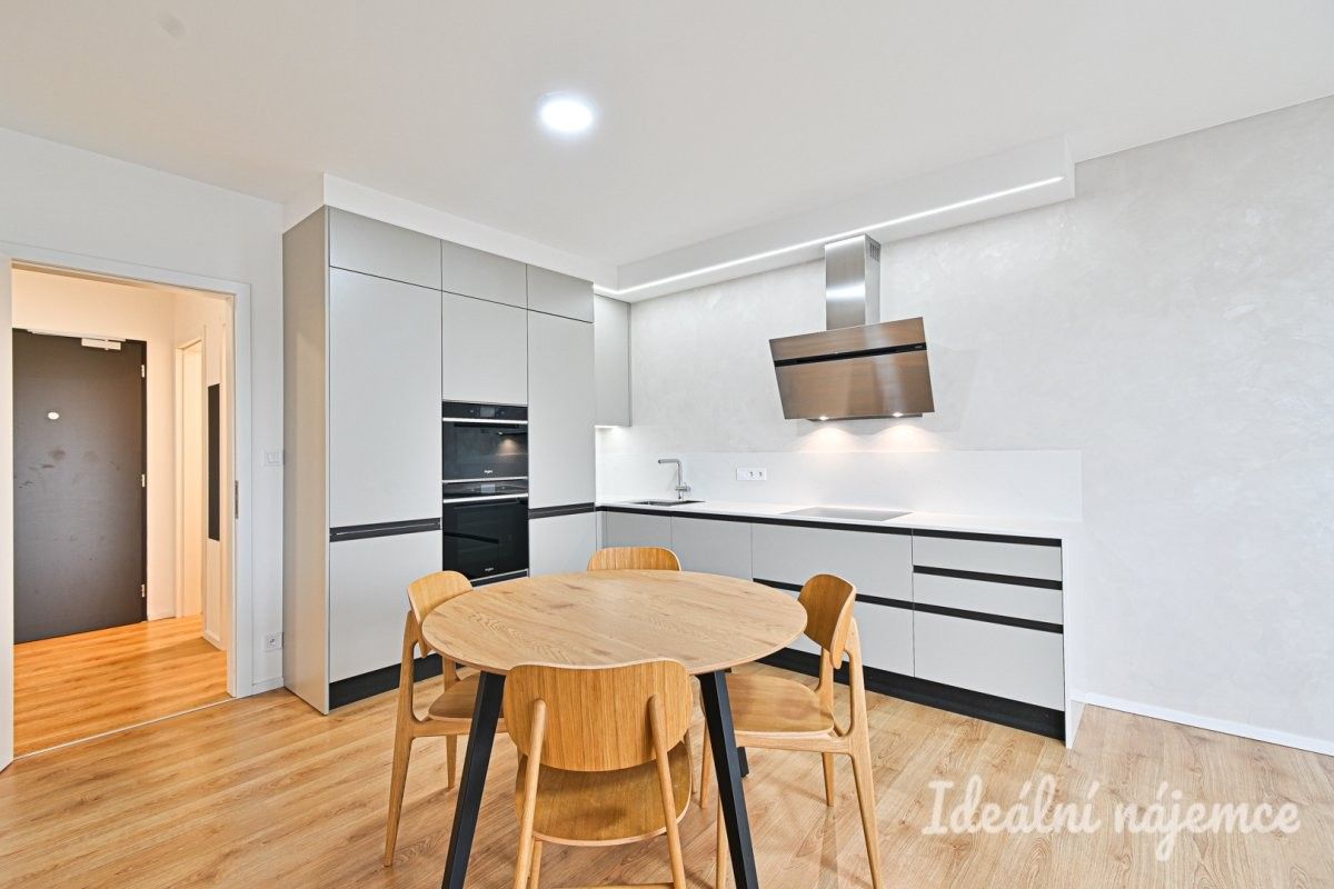 2+kk, Střední, Brno, 55 m² - 1