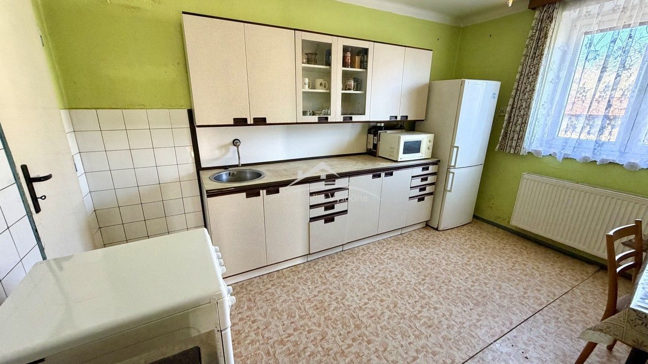 Prodej rodinný dům - V Aleji, Pohled, 150 m²