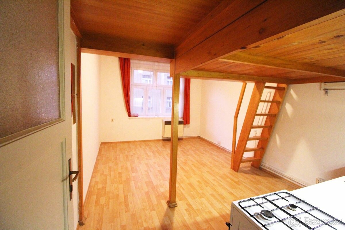 Pronájem byt - Praha, 130 00