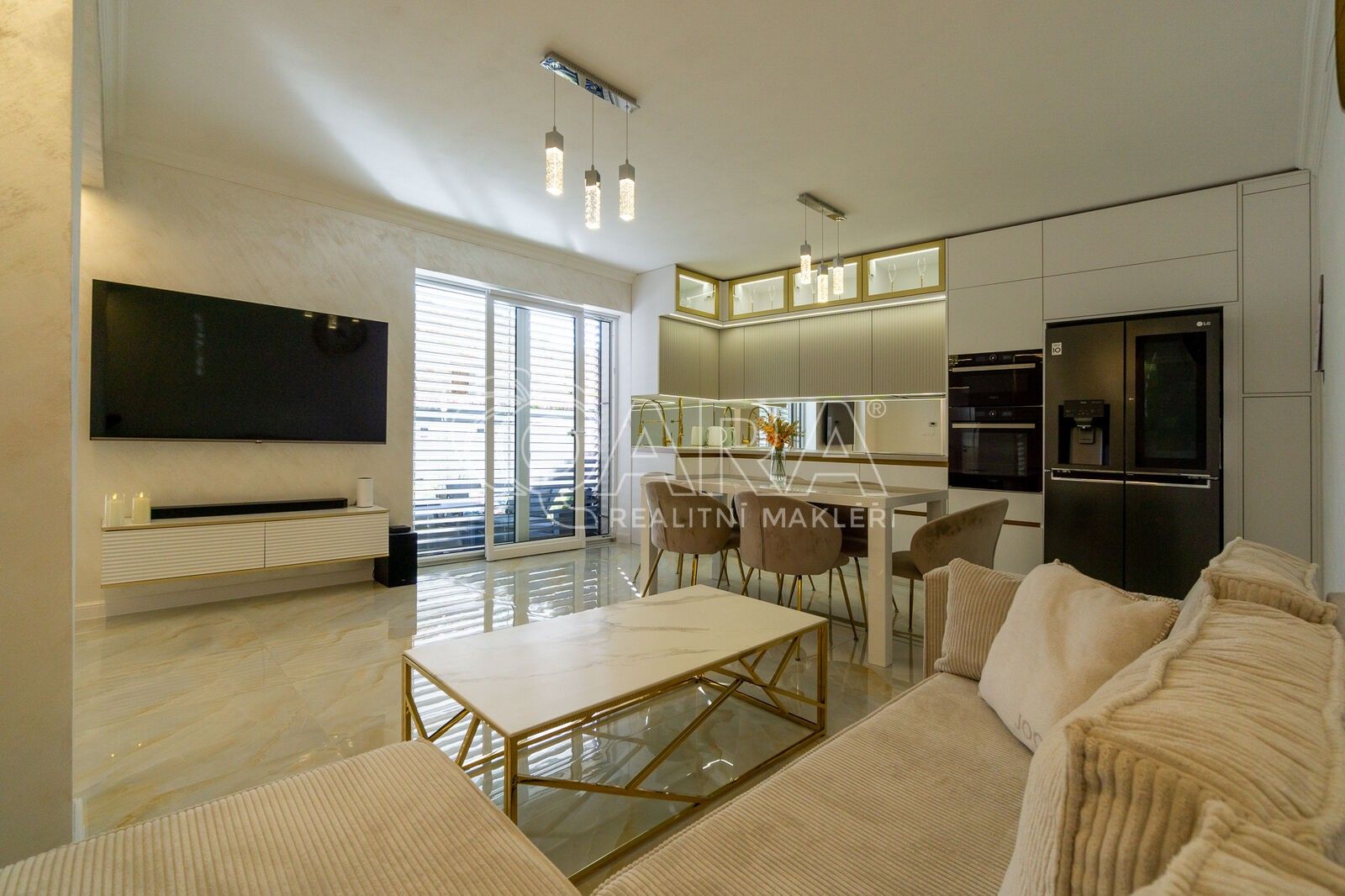 3+kk, Nová Ves II, Rostoklaty, 94 m²