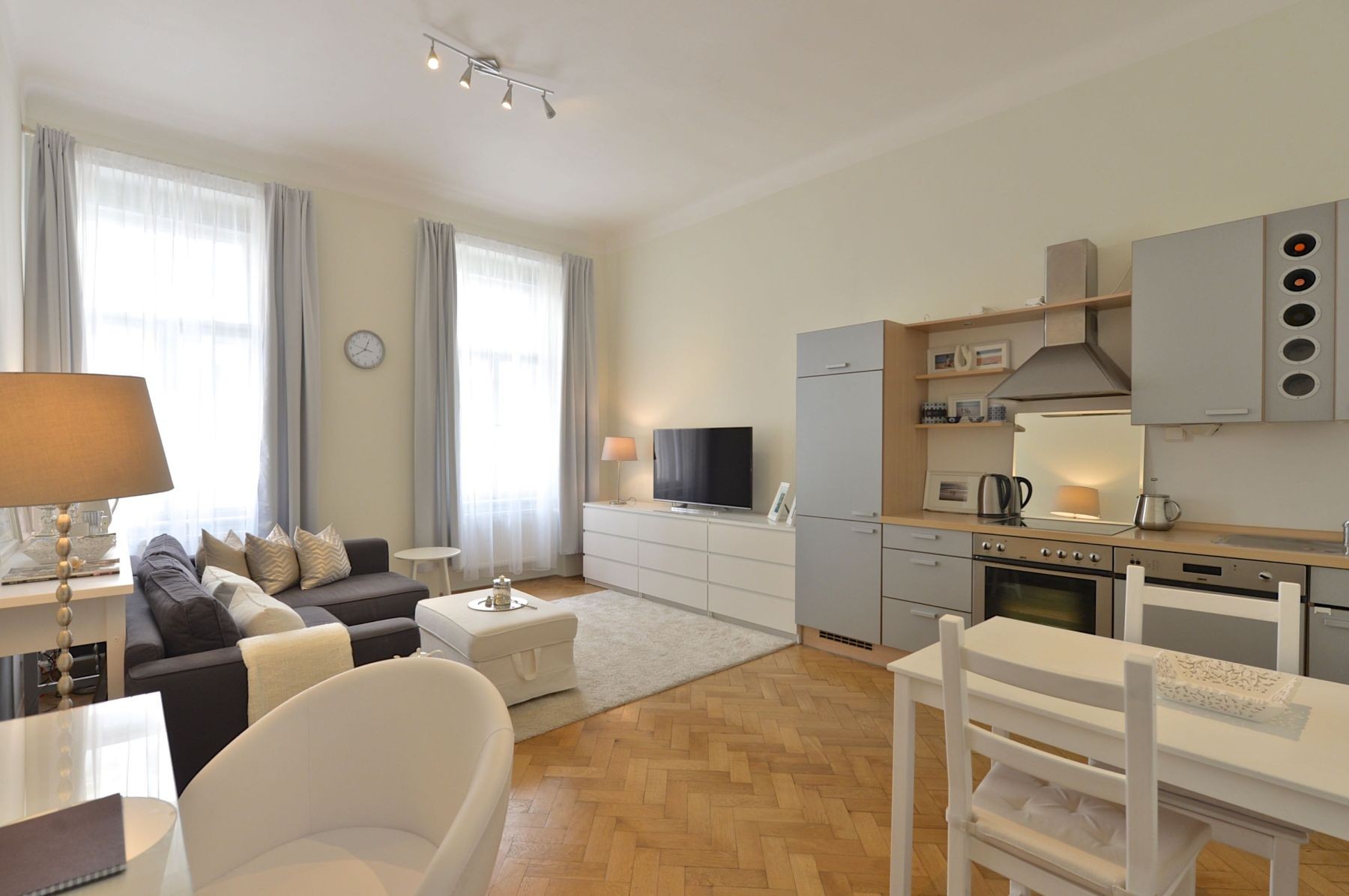2+kk, Varšavská, Praha - Vinohrady, 55 m² - 2