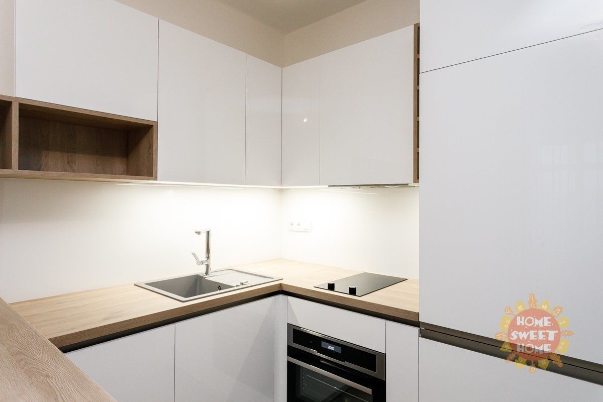 Pronájem byt 1+kk - Strančická, Praha, 27 m²