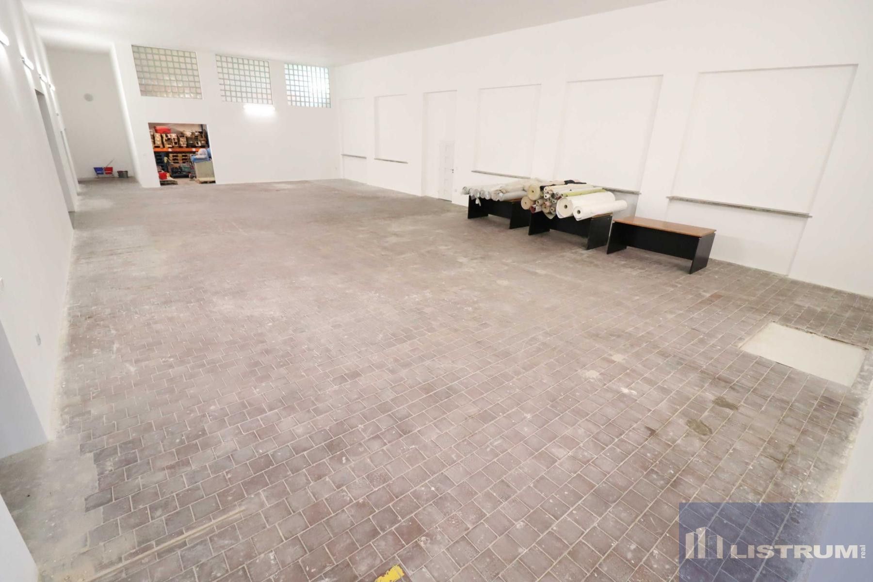 Sklady, Středová, Albrechtice, 900 m²