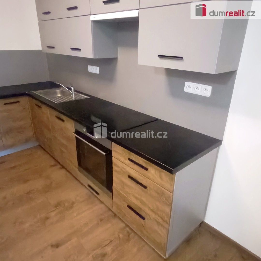 Pronájem byt 2+kk - Elišky Krásnohorské, Ústí nad Labem, 65 m²