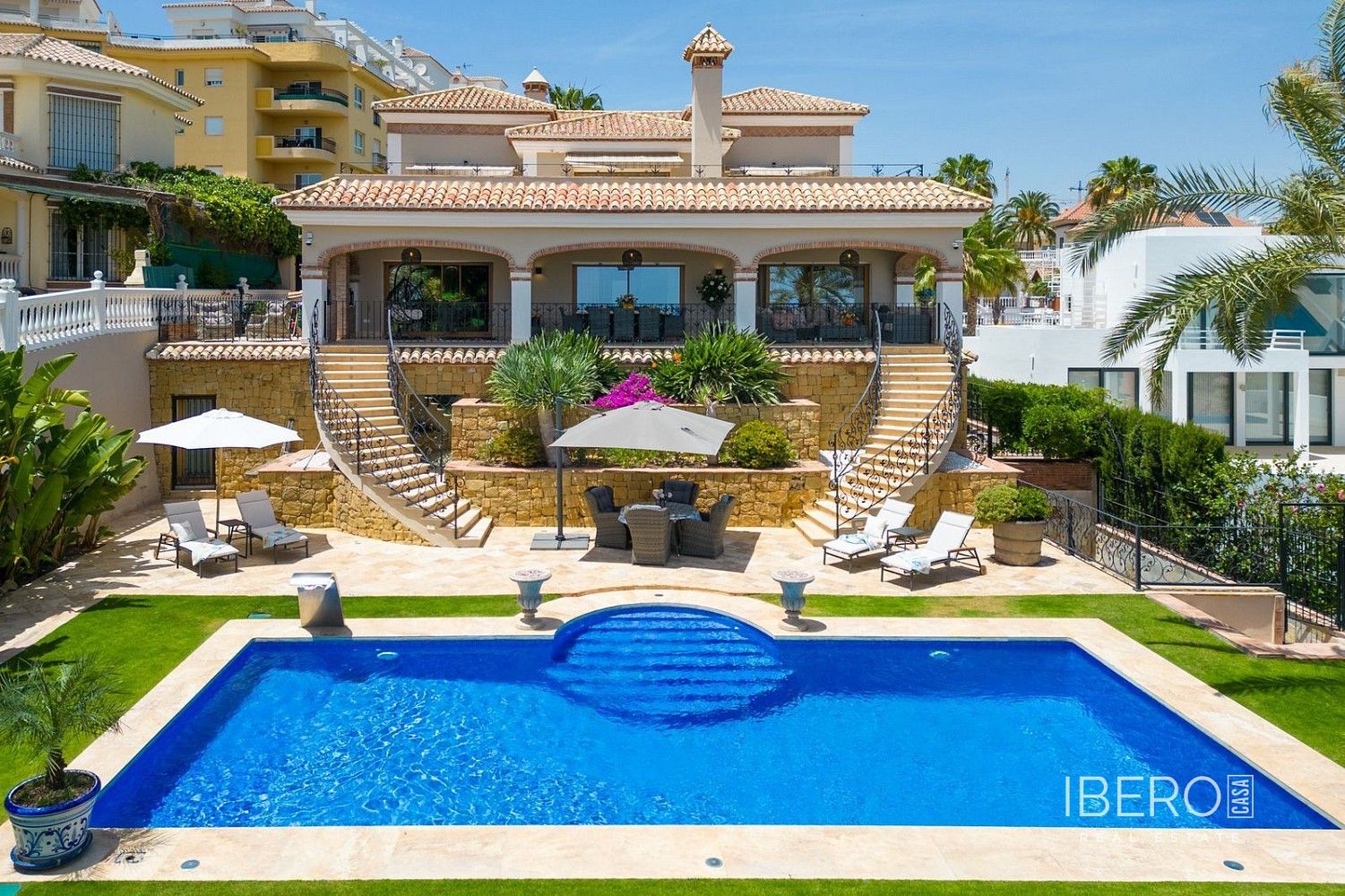Prodej rodinný dům - La Cala de Mijas, ES, 910 m² - 2