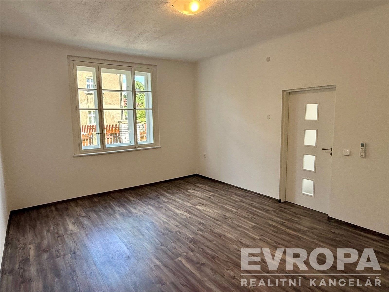 Pronájem byt 2+1 - V nových domcích, Praha, 61 m²