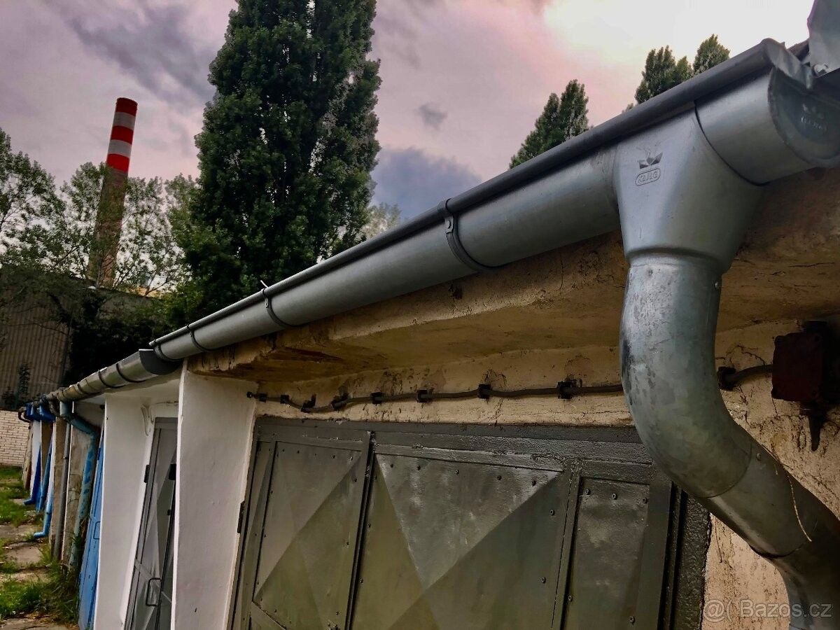 Prodej garáž - Hodonín, 695 01