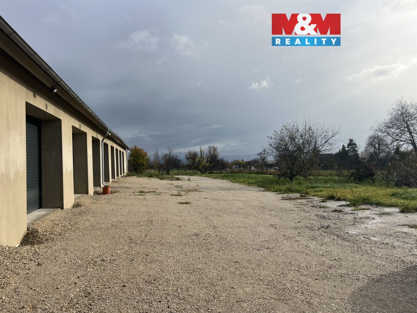 Garáže, Újezdec, 43 m²