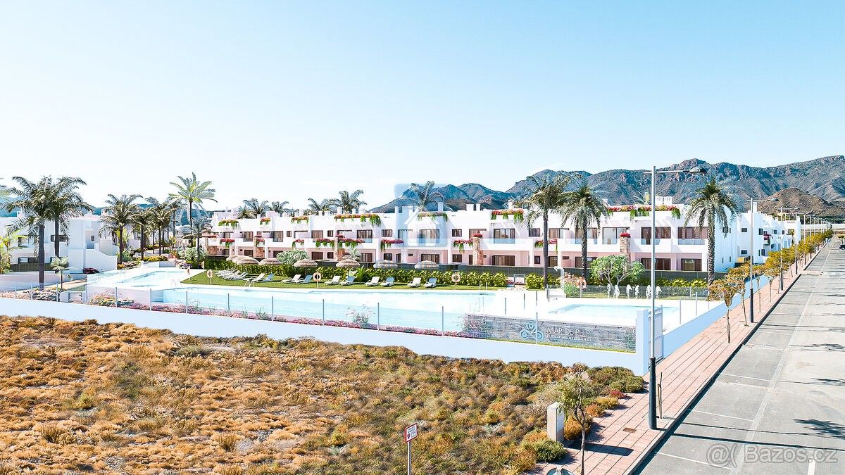 Prodej rodinný dům - 987 66, Zahraničí