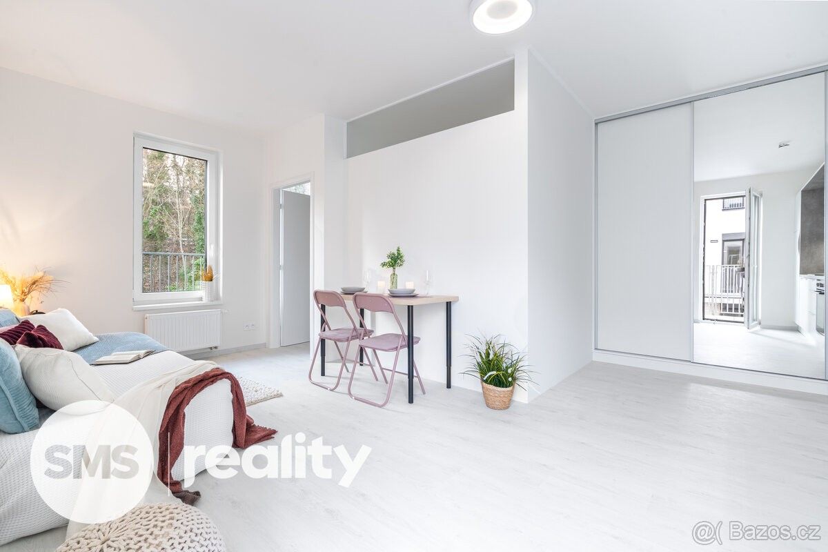 Prodej byt - Odolena Voda, 250 70