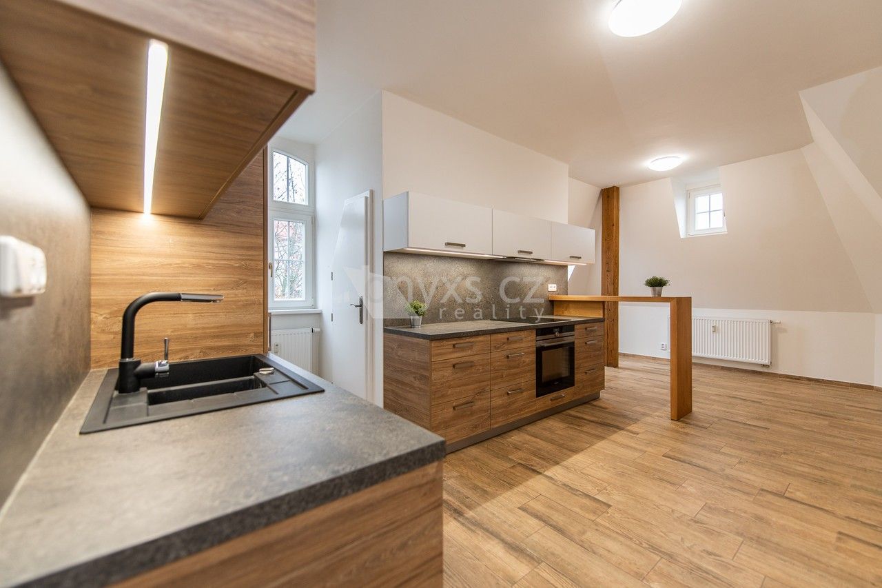 3+kk, U Plátenice, Praha, 85 m²