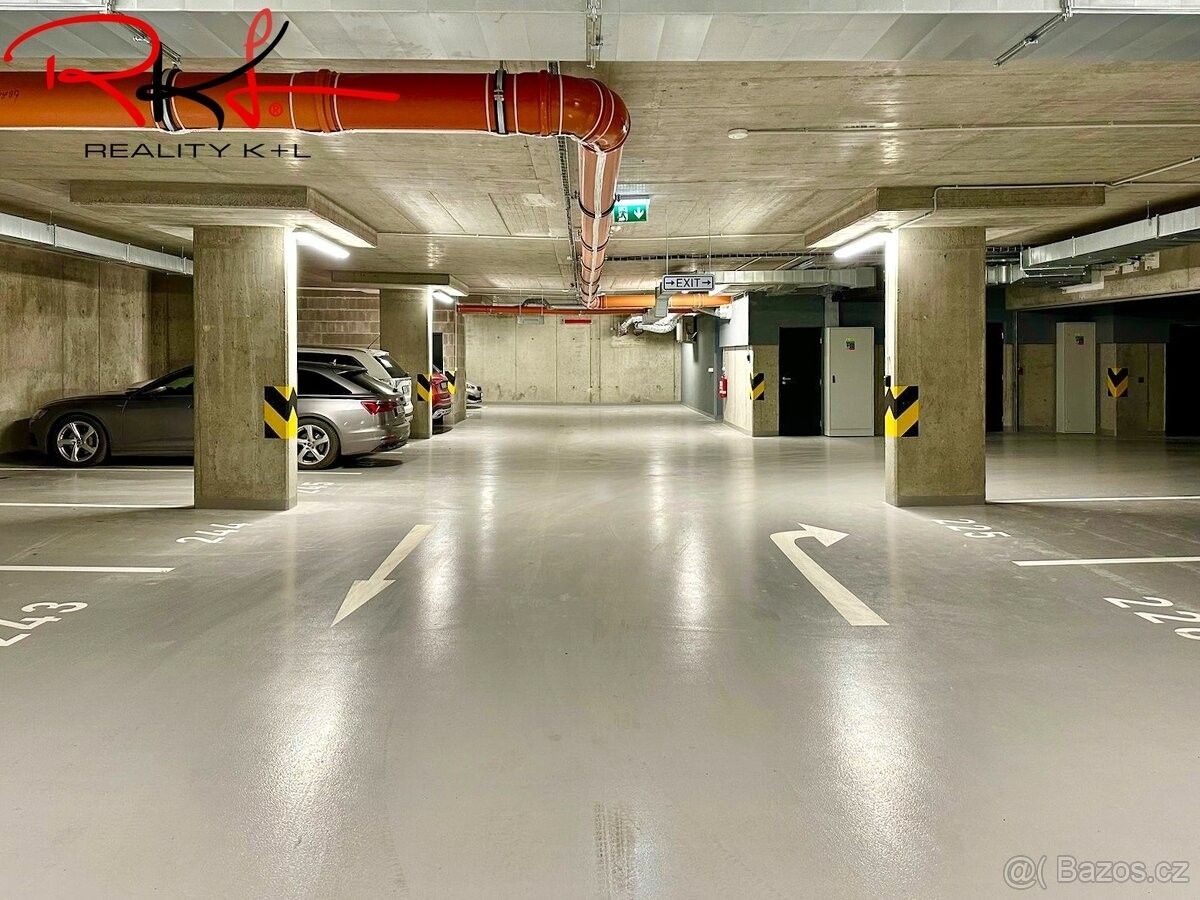 Garáže, 111 01, Praha 10