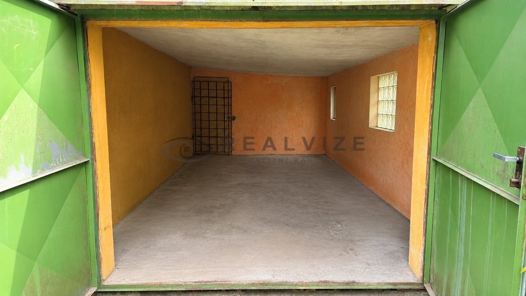 Garáže, Litvínovice, 28 m² - 2