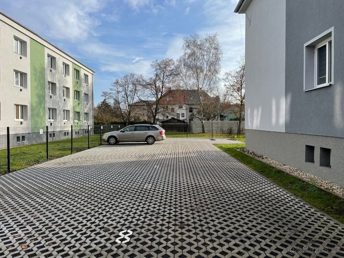 Pronájem byt - Chomutov, 430 03