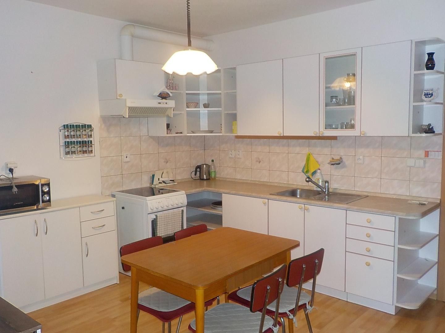 Pronájem byt 2+kk - Suchovrbenské nám., České Budějovice, 60 m²