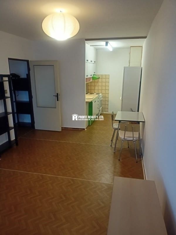 2+kk, Galandova, Praha, 43 m² - 2