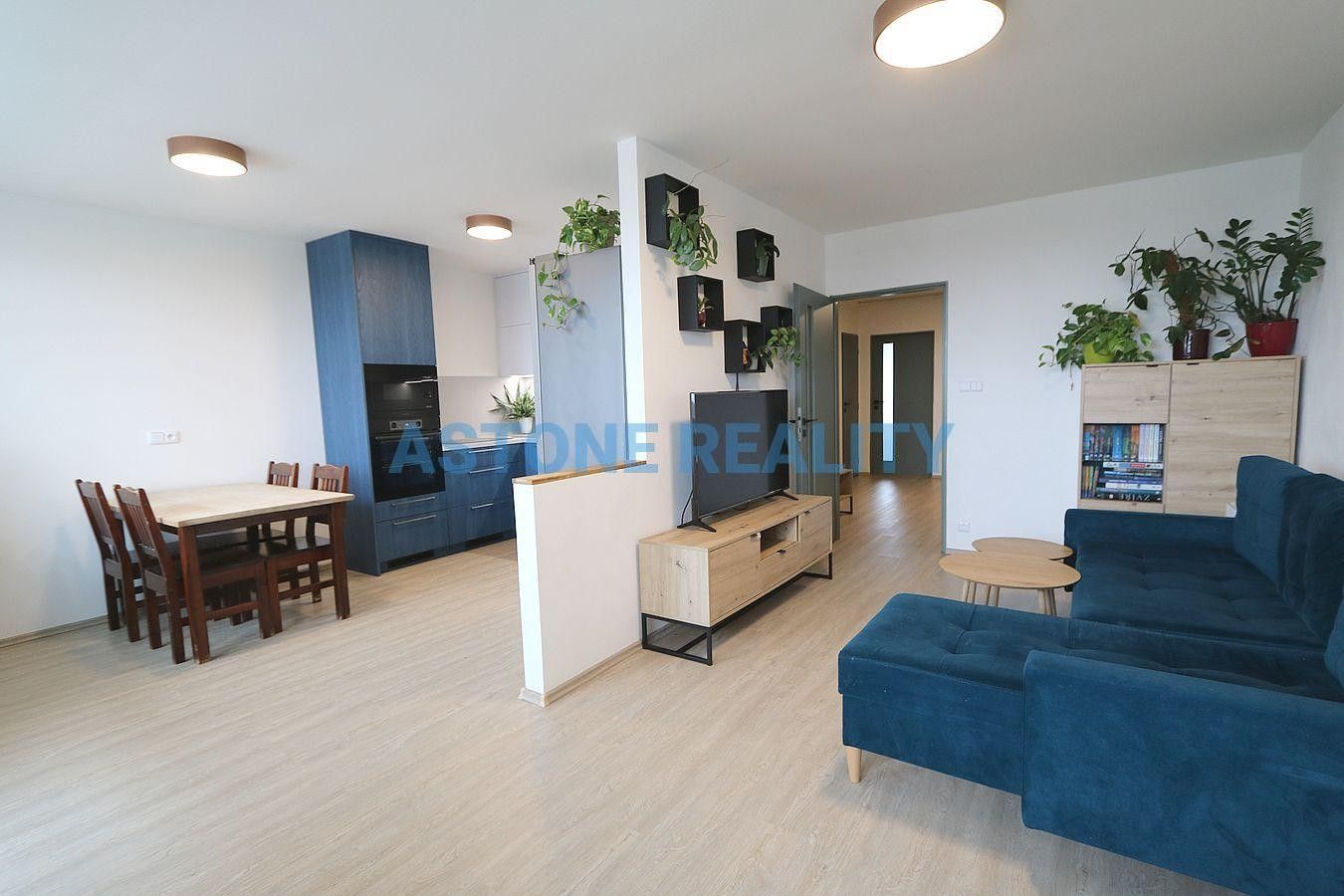 3+kk, Kříženeckého náměstí , Praha, 93 m²