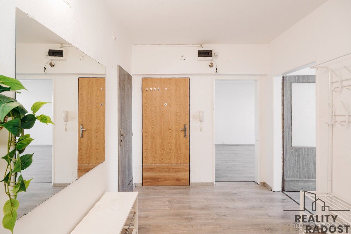 Prodej byt - Hodonín, 695 01