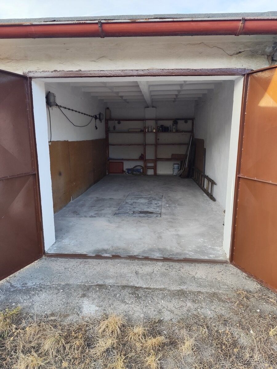 Garáže, Kolín, 280 02