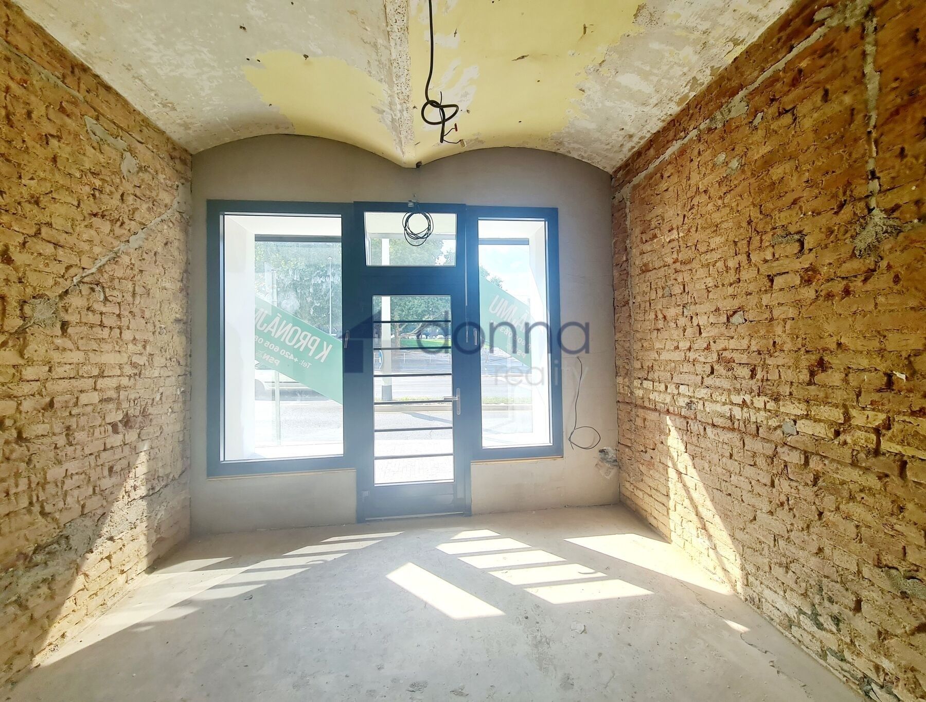 Restaurace, Seifertova, Praha, 56 m²