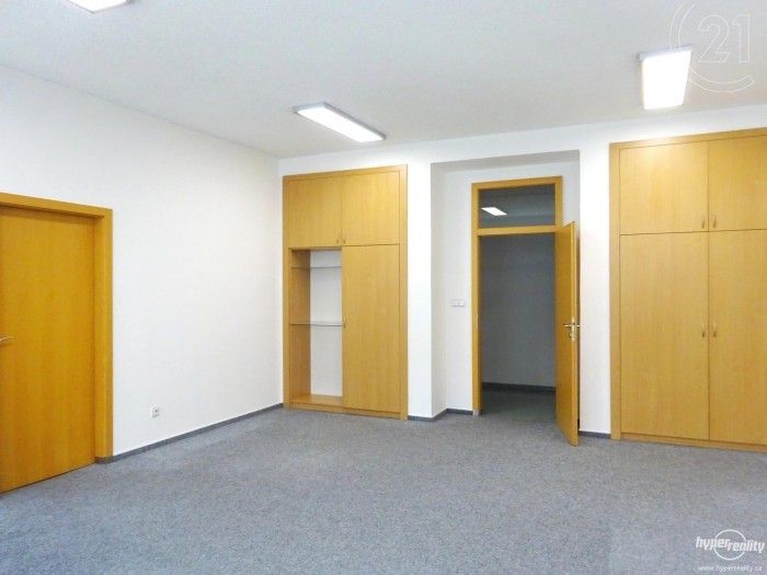 Pronájem kancelář - Zarámí, Zlín, 33 m²
