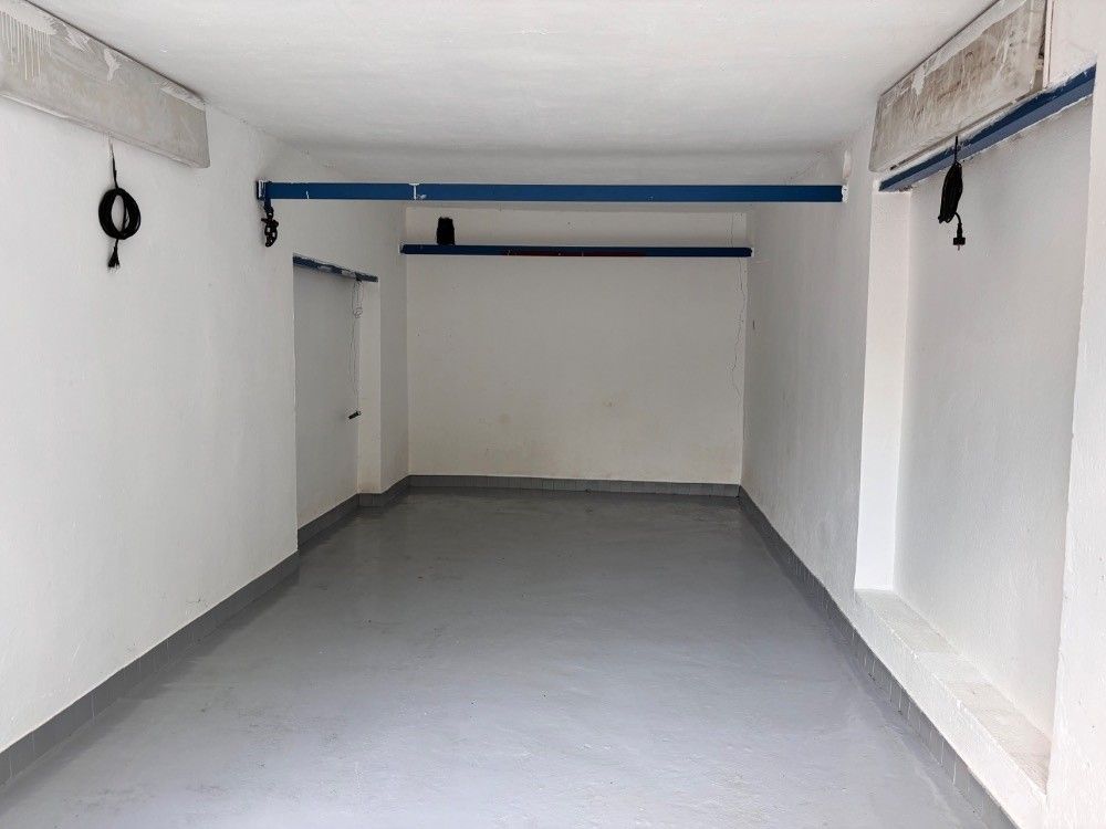 Garáže, Ostrava, 708 00