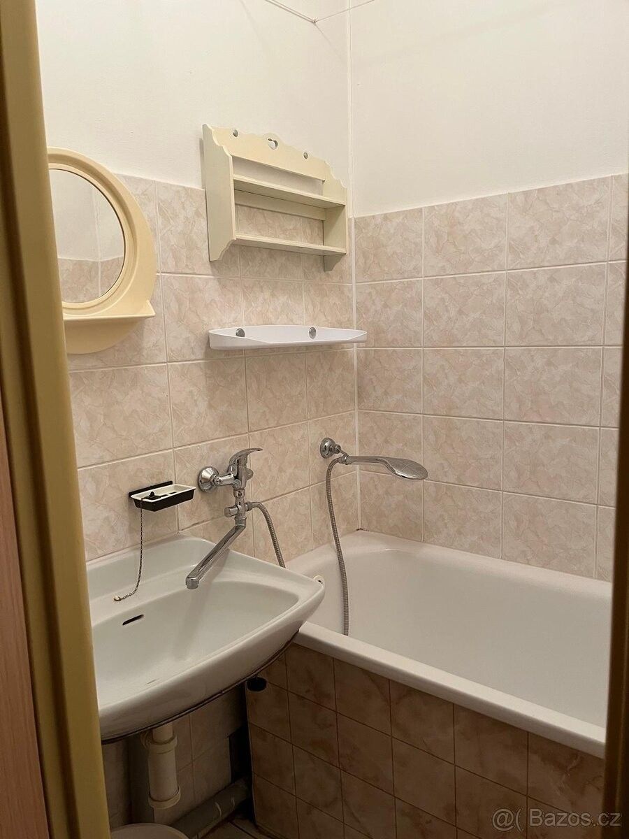 Pronájem byt - Holešov, 769 01