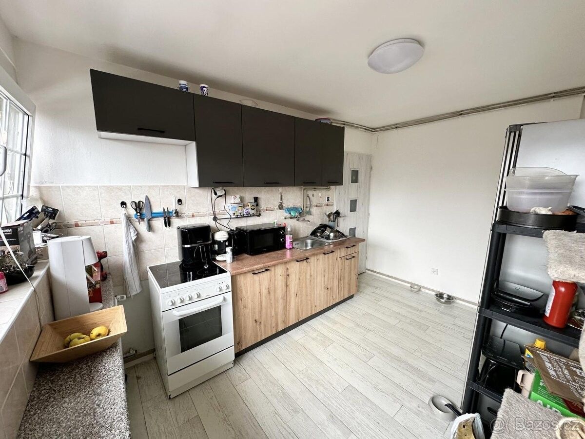 Byty, Hřebeč, 273 45