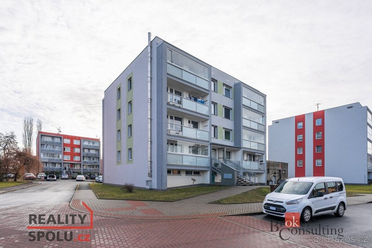 Byty, Sadská, 289 12