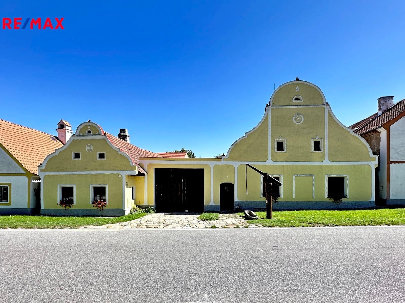 Prodej rodinný dům - Holašovice, Jankov, 430 m²