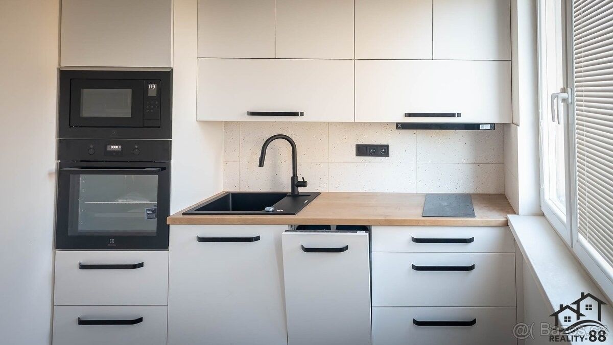 Prodej byt - Karviná, 733 01